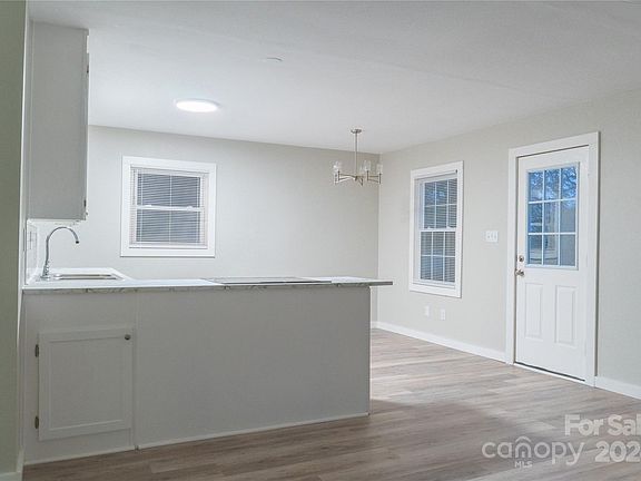 3rd image of 1602 Corral Dr