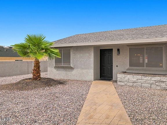 3rd image of 1825 Papago Dr