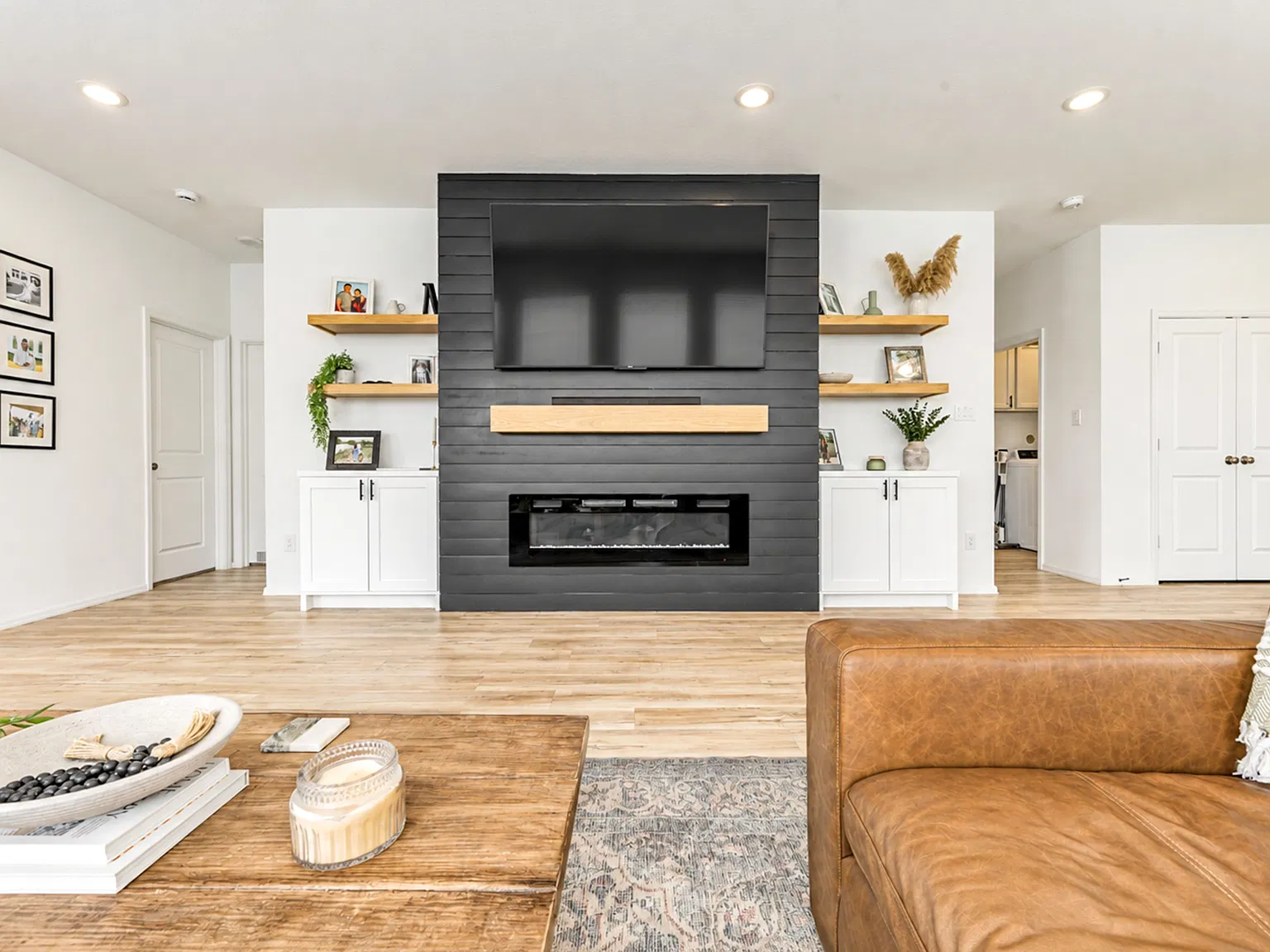 4 bed, 1956 sqft, $3,150 — Photo 3