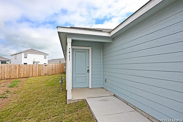 7411 Spinel Way — Photo 2
