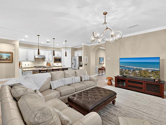 4th image of 7057 Live Oak DR