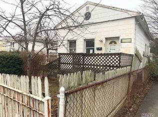 95 Split Cedar Dr, Islandia, NY 11749