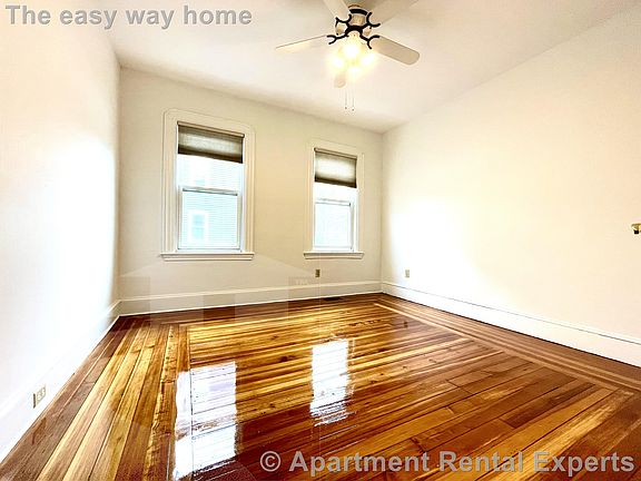 3rd image of 19 Malvern Ave Unit 2