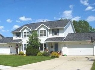 1558 Cardinal Ln, Howard, WI 54313