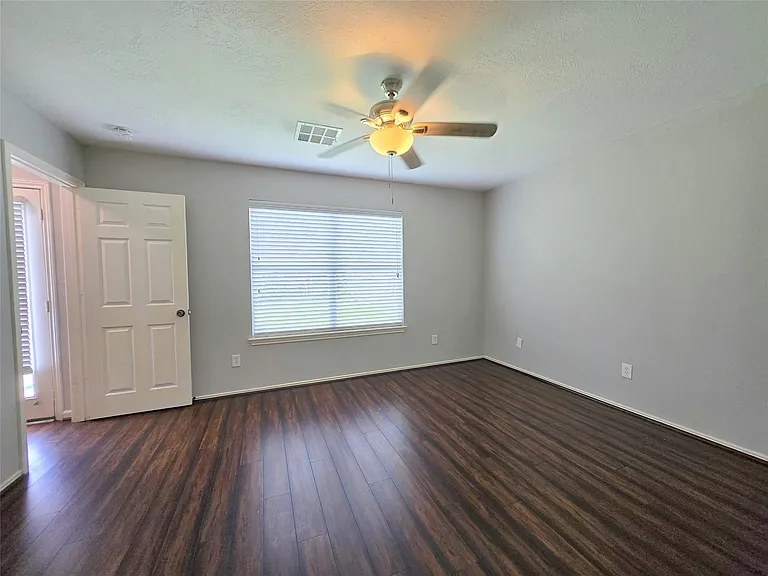 1423 Stone Bluff Dr — Photo 15