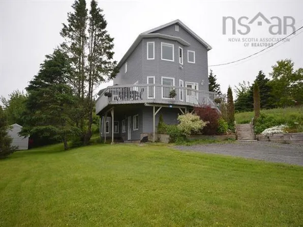52 Appletree Hl, Shad Bay, NS B3T 2B7