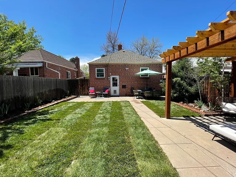 1464 Clermont St — Photo 18