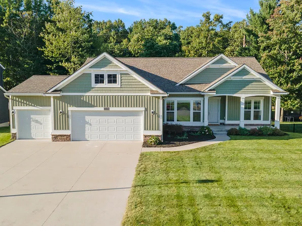 13339 Maple Leaf Dr, Nunica, MI 49448