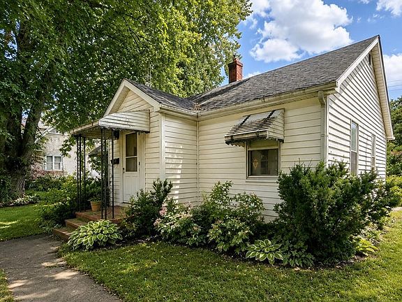 2nd image of 73 Maple Valley St