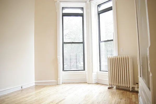 Rented by Compass | media 9