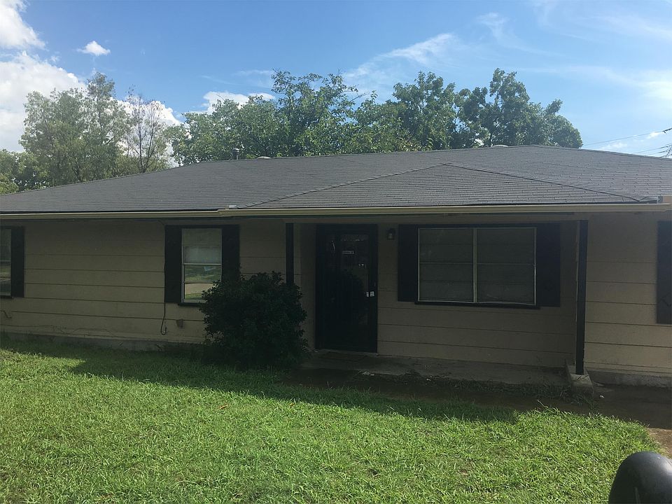 1st image of 307 E Willow Ln
