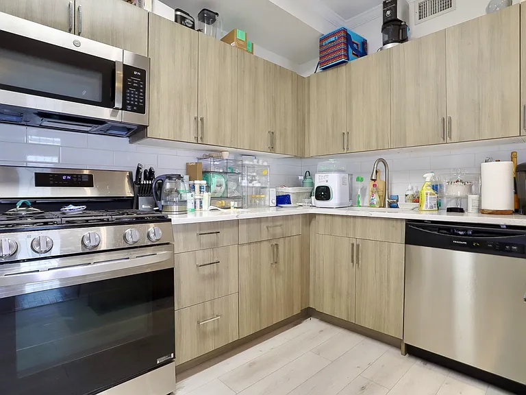 205-207 Madison St #2B — Photo 7