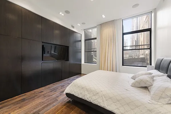 Rented by Compass | media 31