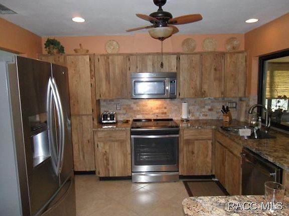 4th image of 15 Balsam Ct W
