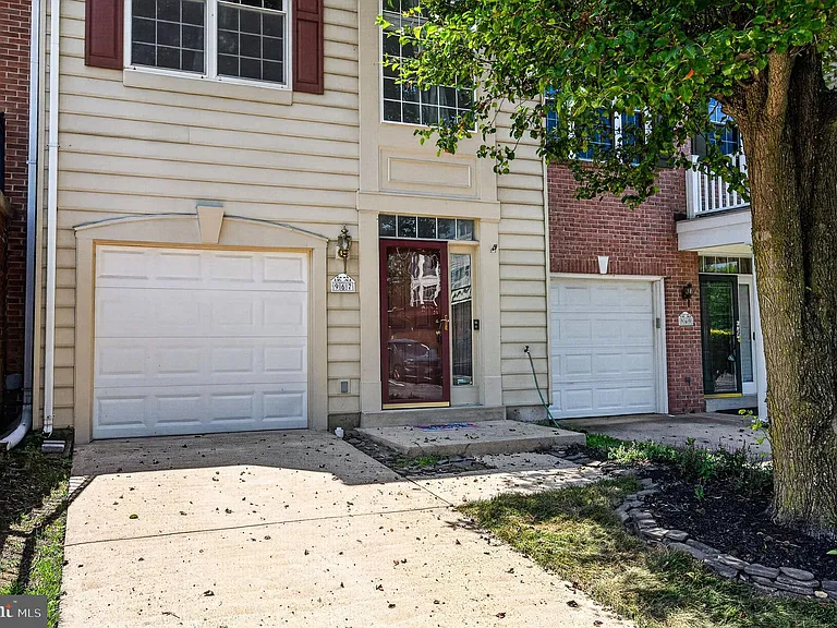 967 Herons Run Ln — Photo 2