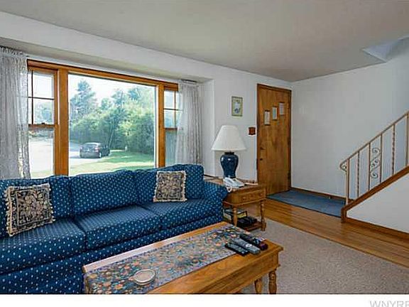 3rd image of 125 Layton Ave