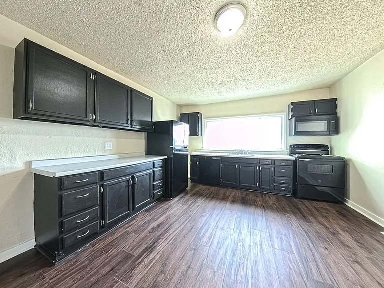 306 W Reed St — Photo 8