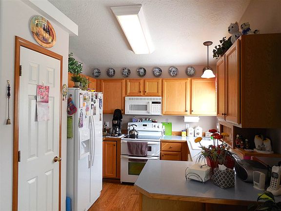 3rd image of 23020 E Oldenburg Ln