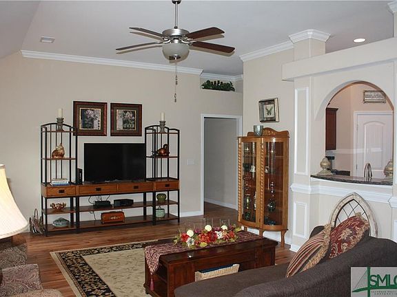 5th image of 310 Brighton Woods Dr