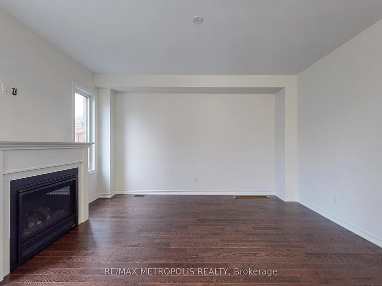 9 Caton Ln — Photo 7