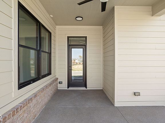 3rd image of 1667 Carrollton Rail Dr