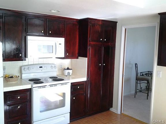 5th image of 633 S Harvard St