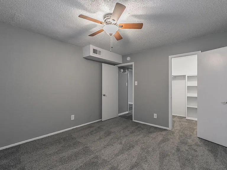 Verano Oaks Apartments — Photo 44