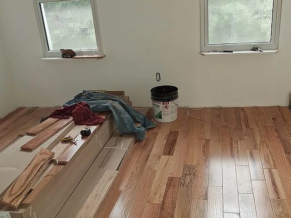3rd image of 133 Meserole St APT 3R