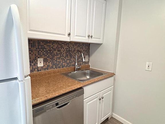 5th image of 28 Allegheny Ave Ste 1300