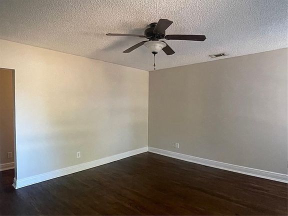 5th image of 18398 Pine Ridge Dr