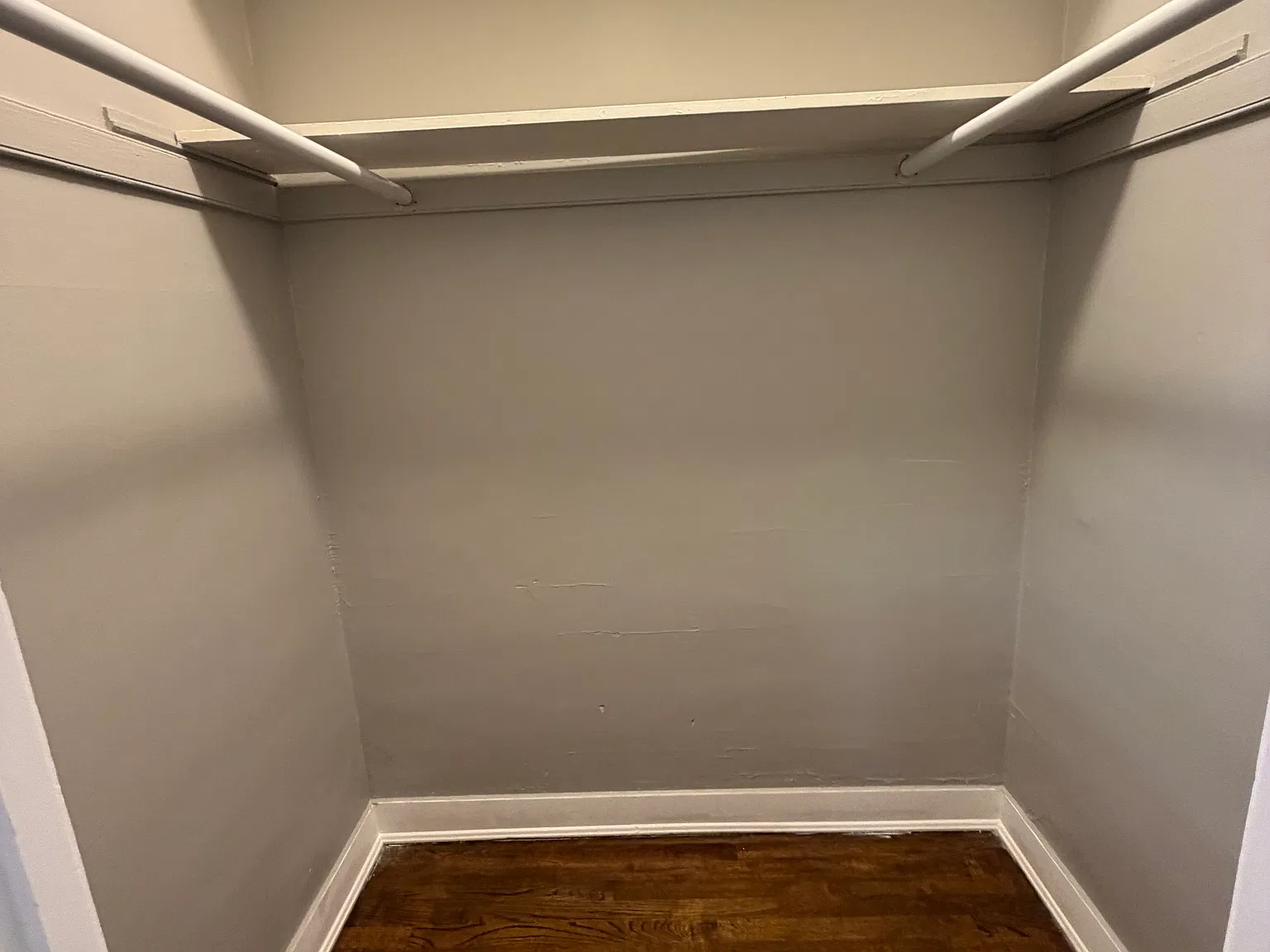 1 bed, 1050 sqft, $1,075 — Photo 4
