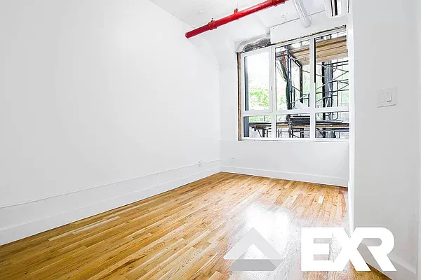 Rented by EXR | media 7