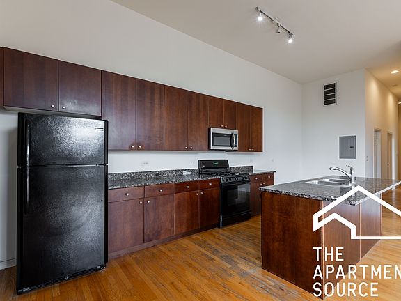 5th image of 2401 W North Ave Unit 301