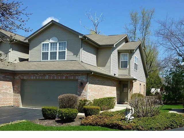 806 Rosebud Ct photo 1