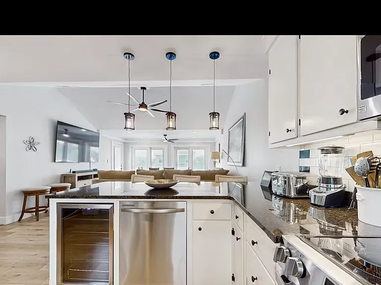 220 Brunswick Ave W — Photo 21