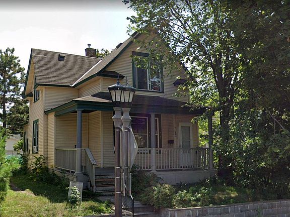 2nd image of 1016 Thomas Ave
