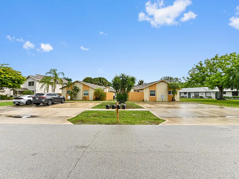 12467 Westhampton Cir — Photo 1