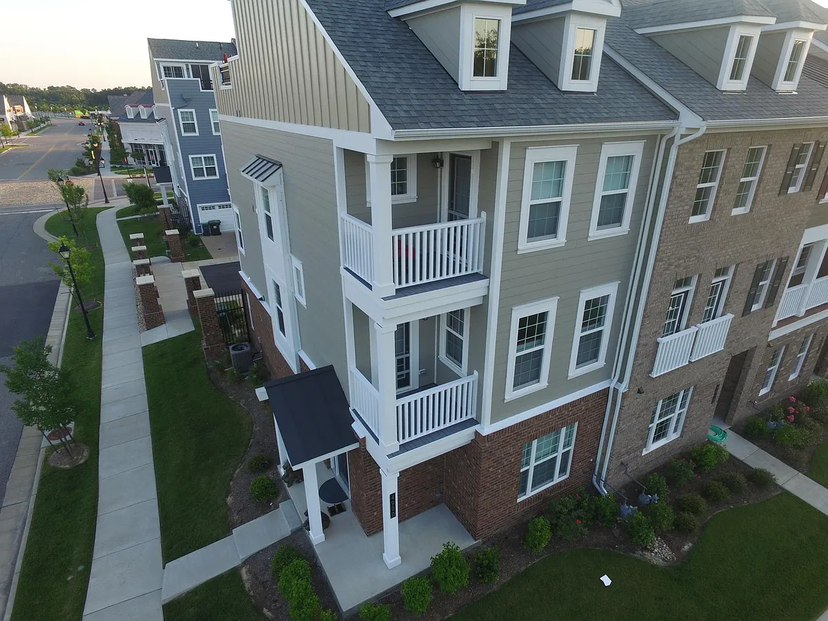 Building Photo - 4900 Trailview