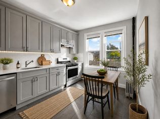 86 W 45th St #1F, Bayonne, NJ 07002