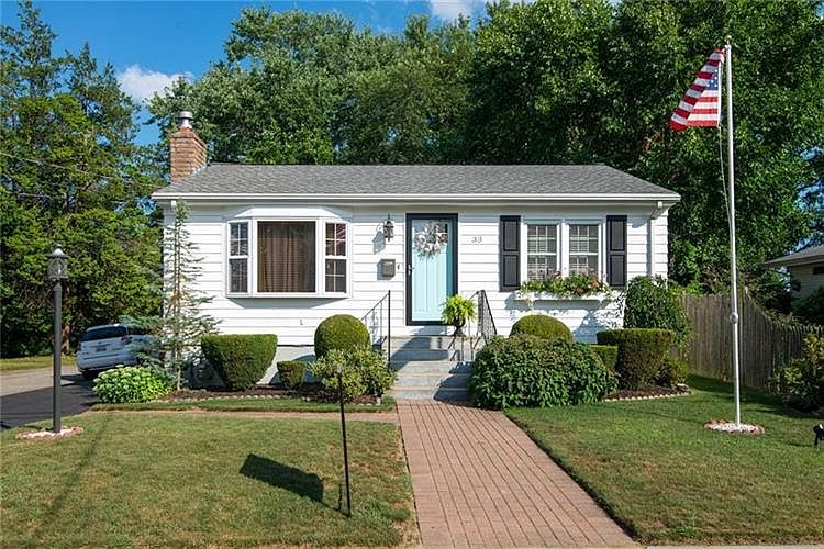 1st image of 33 Byron Ave