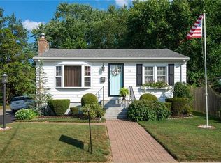 33 Byron Ave, Rumford, RI 02916