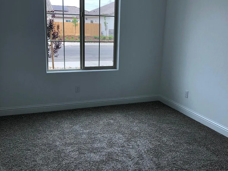 355 N McArthur Ave — Photo 6