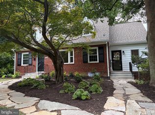 805 Ridge Pl, Falls Church, VA 22046