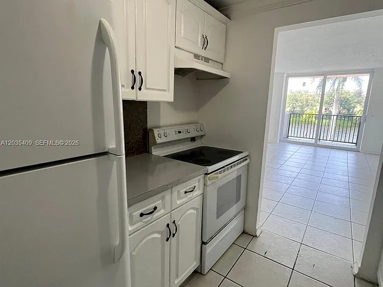 2075 NE 164th St #204 — Photo 1