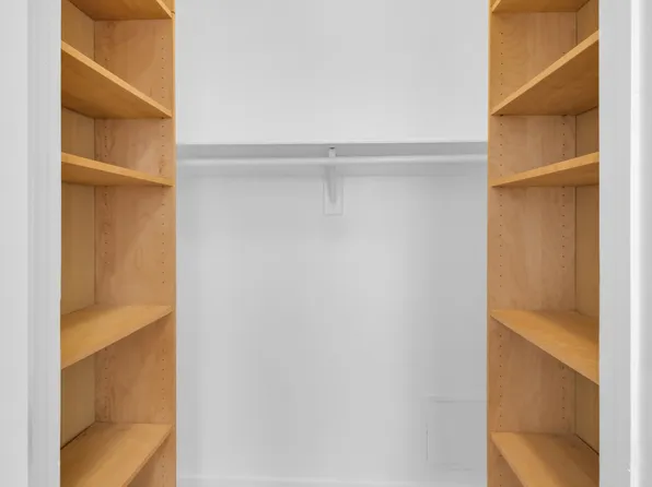 195 Richards Street image 9 of 10