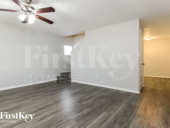 3rd image of 3796 Huntwicke Blvd