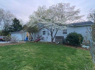 903 Rolling Hills Dr, Johnson City, TN 37604