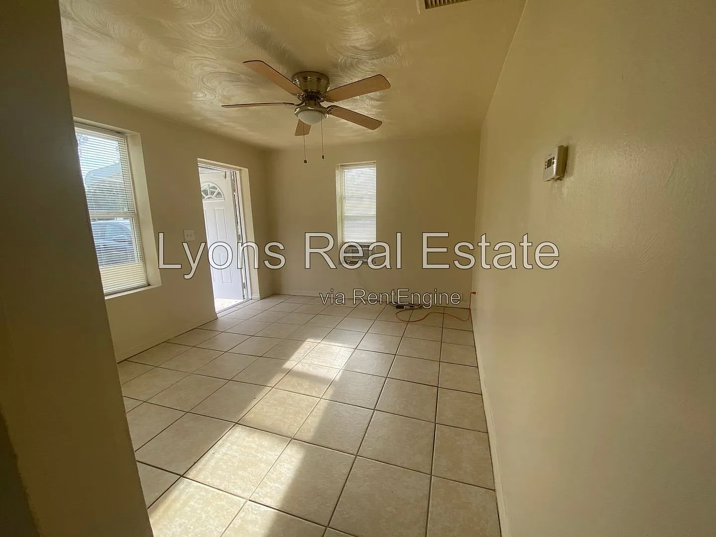 2 bed, 1.0 bath, 644 sqft, $995 — Photo 4