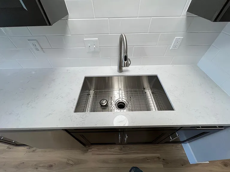 708 Browning Ave S #16 — Photo 6