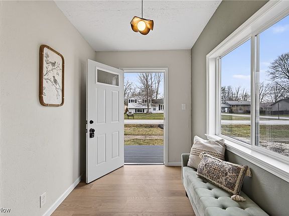 2nd image of 605 W Shore Blvd